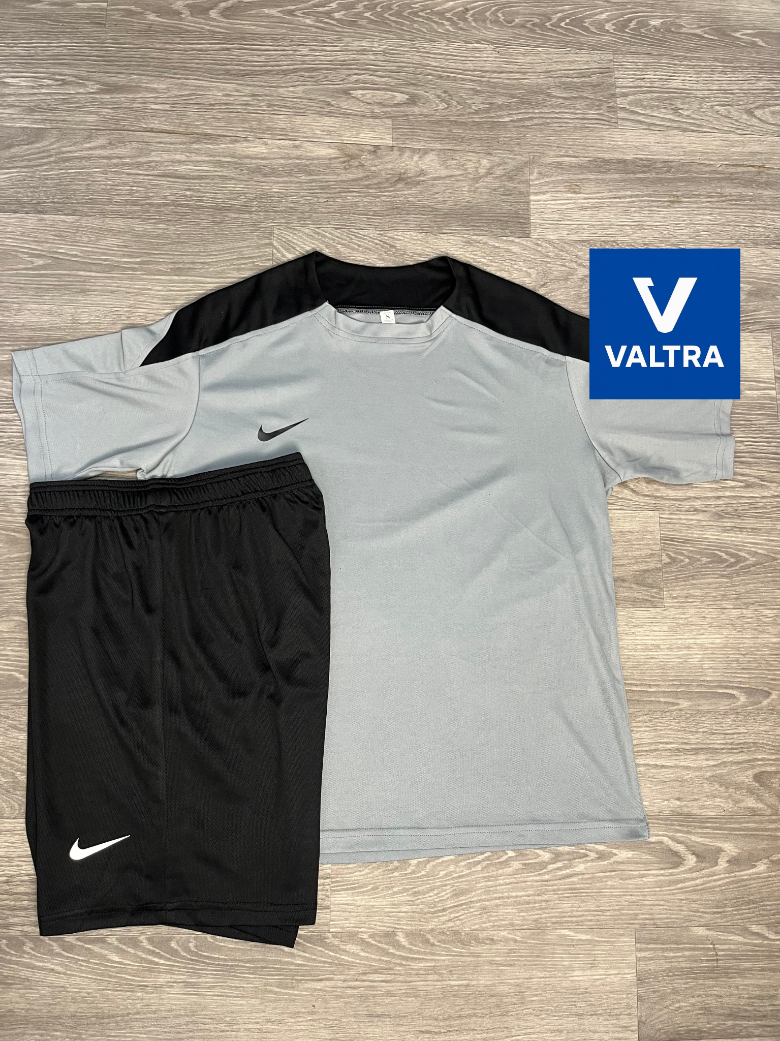 ENSEMBLE DE SPORT